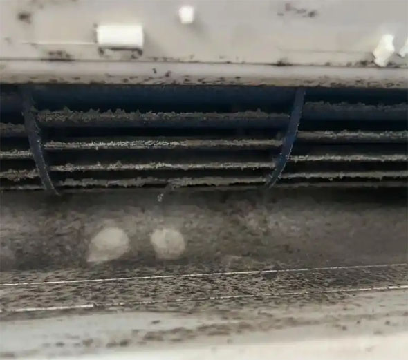 西乡塘空调吹的风有股烧焦味是怎么回事